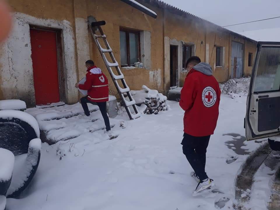 Gra Kryefamiljare Nga Komuna E Drenasit U Ndihmuan Sot Nga Kryqi I Kuq