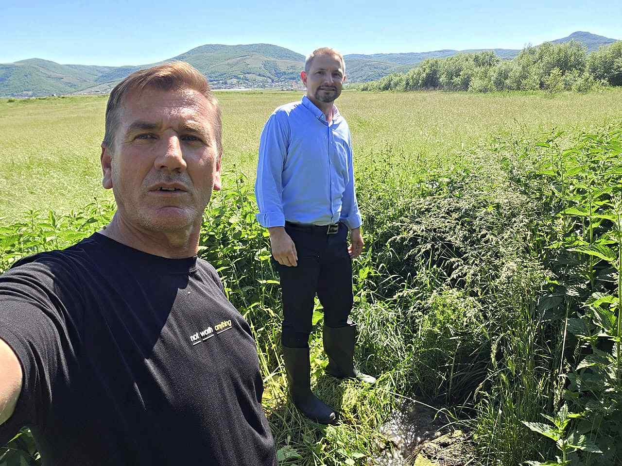  Mbath çizmet  dhe del në terren  Drejtori Nexhmedin Gruda në aksion për qytetarët 