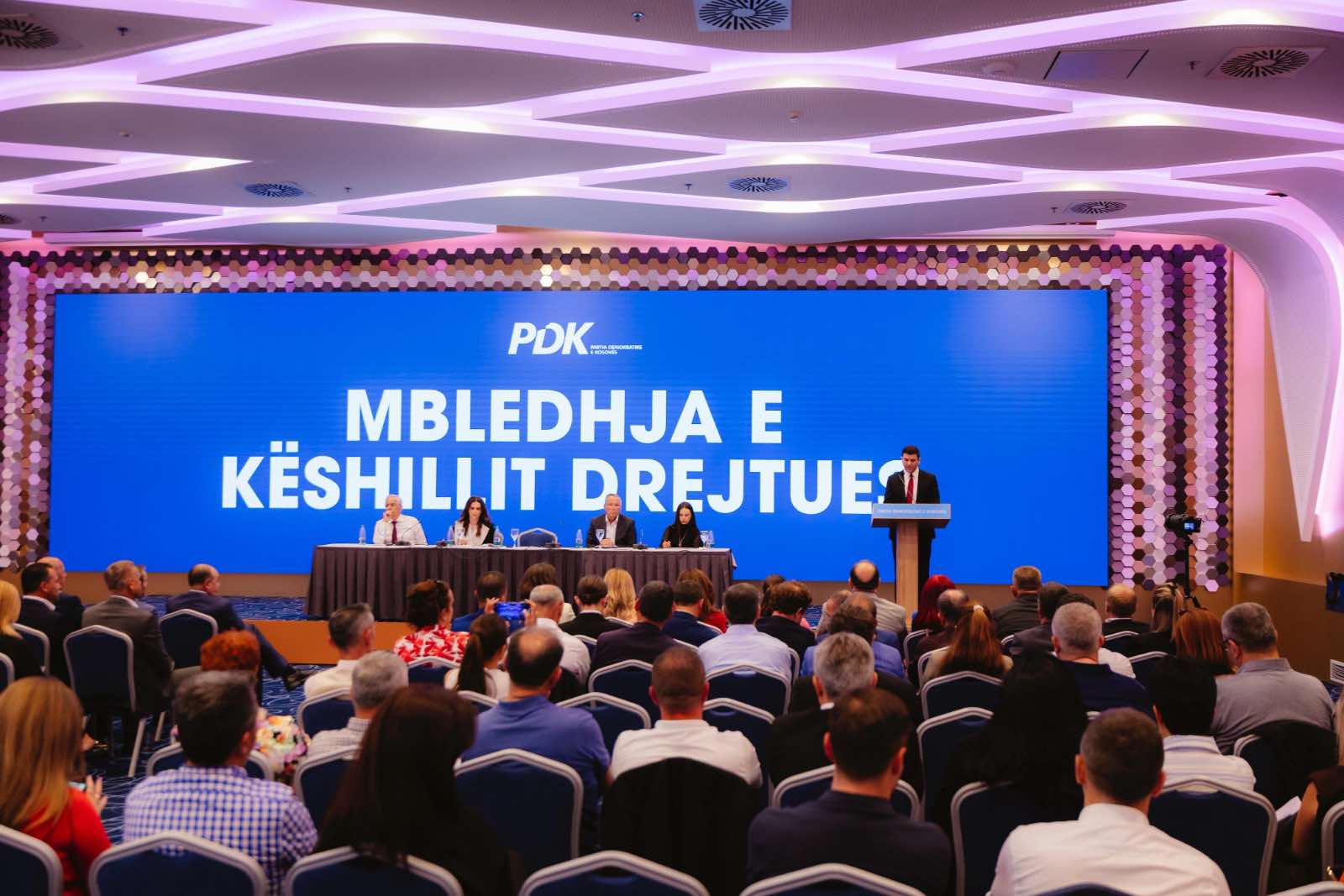 PDK miraton Deklaratën Politike  Kërkon zhbllokim institucional dhe rikthim të funksionimit demokratik  Dokument 