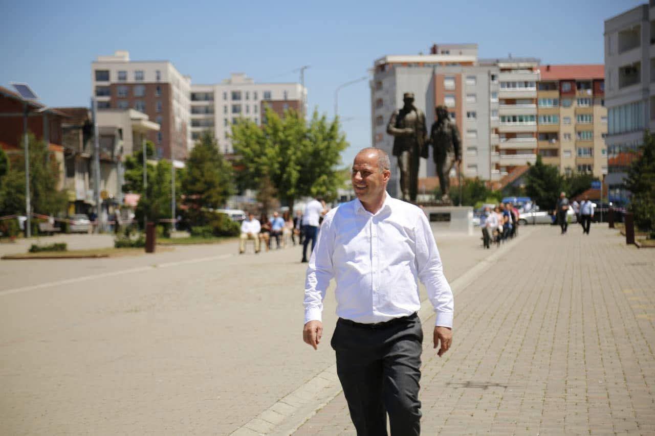 Ramiz Lladrovci publikon listën e kandidatëve për asamble  kjo është  ushtria  e tij për betejën e 12 tetorit