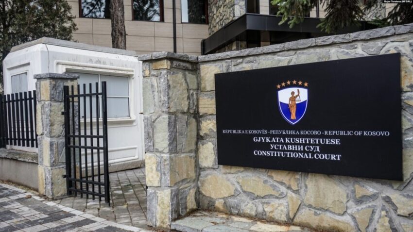 Kushtetuesja  Kuvendi duhet të zgjedhë kreun e ri përmes votimit të hapur