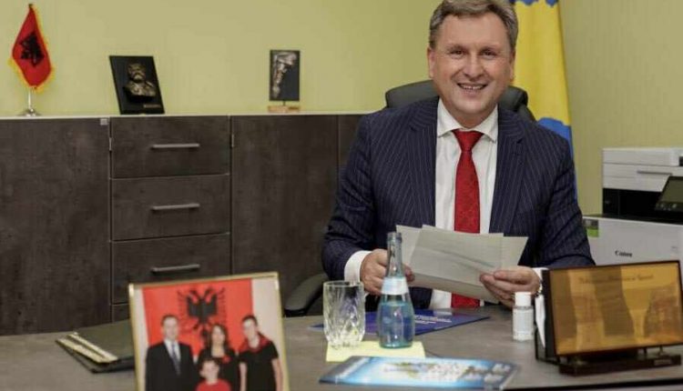 Business Suite_creation_2700346163473679